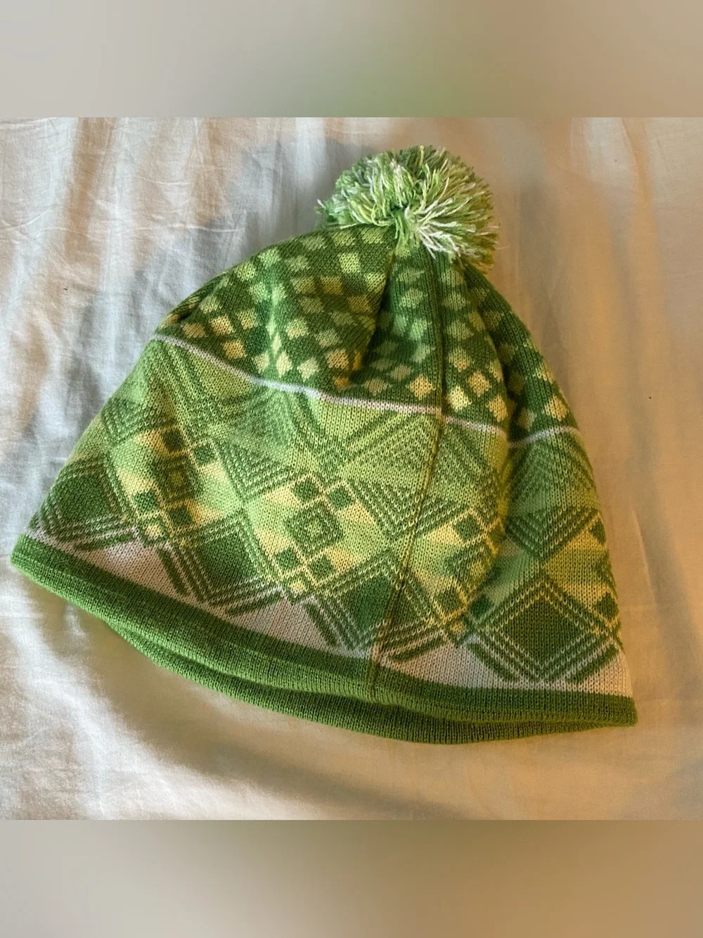 L. L. Beam Winter Hat Girls L Pom Pom Fleece Lined Green White Outdoor Snow NWT